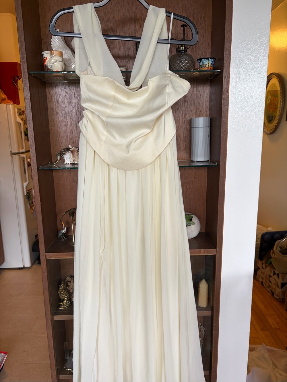 Elegant Cream Chiffon V-Neck Evening Dress